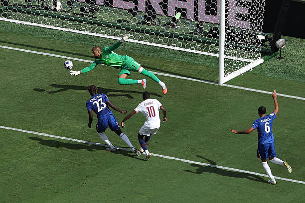 Robert Sanchez save against Dembele (Photo Credit: Chelsea Media)