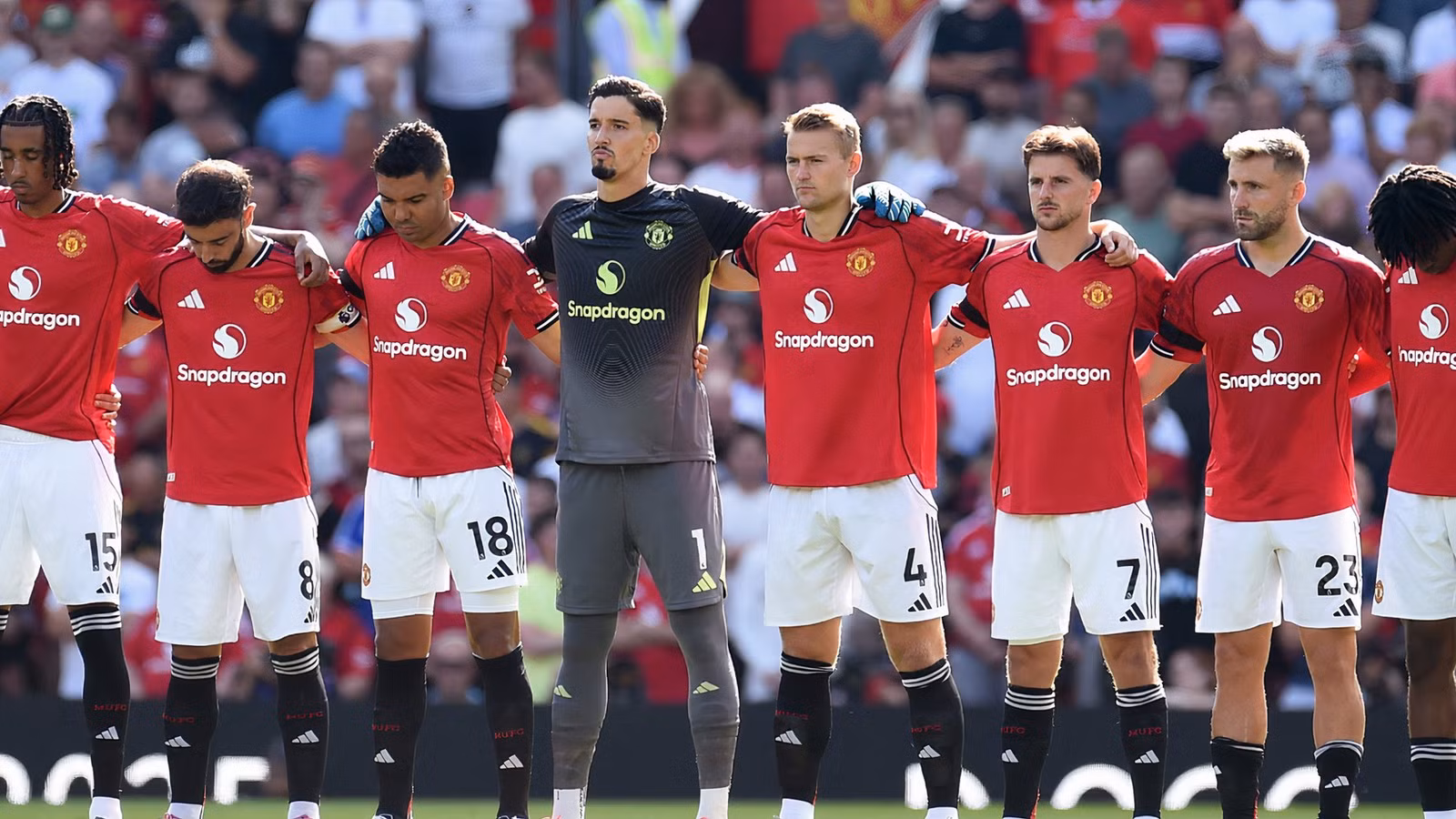 Manchester United players before kickoff (Photo Credit: Manchester United X handle)