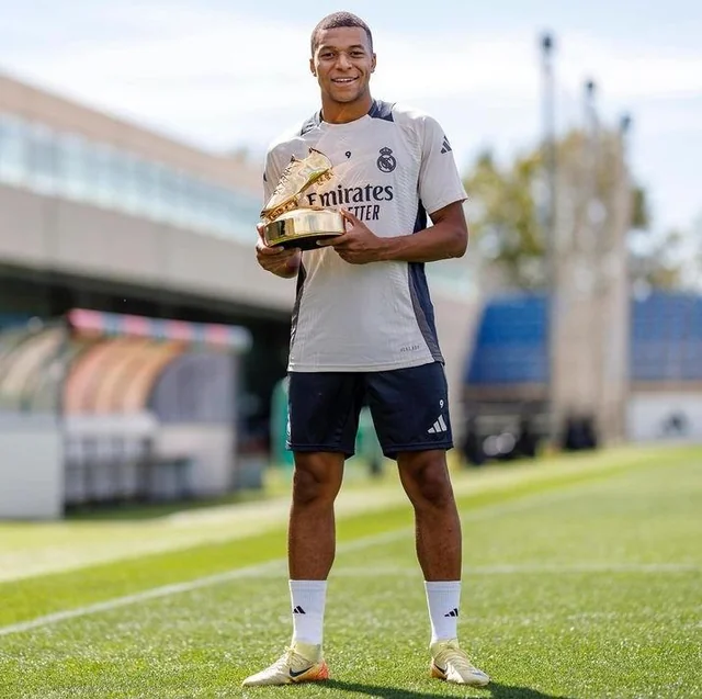 Kylian Mbappe with the UCL Golden boot (Photo Credit: Kylian Mbappe Instagram page)