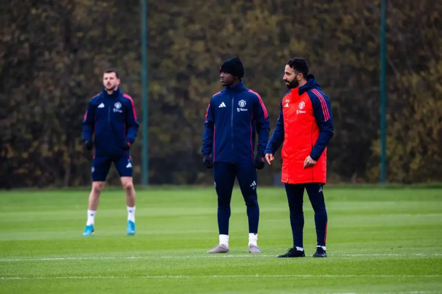 Ruben Amorim , Kobbie Mainoo and Mason Mount during a training session (Photo Credit: Manchester united via X)