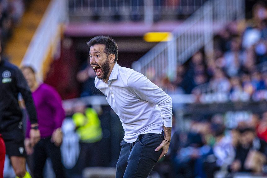 Carlos Corberán. (Photo Credit: Valencia Media).