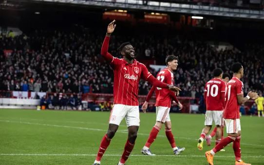 Ibrahim Sangaré celebrates with his teammates. (Photo Credit: Nottingham Forest).