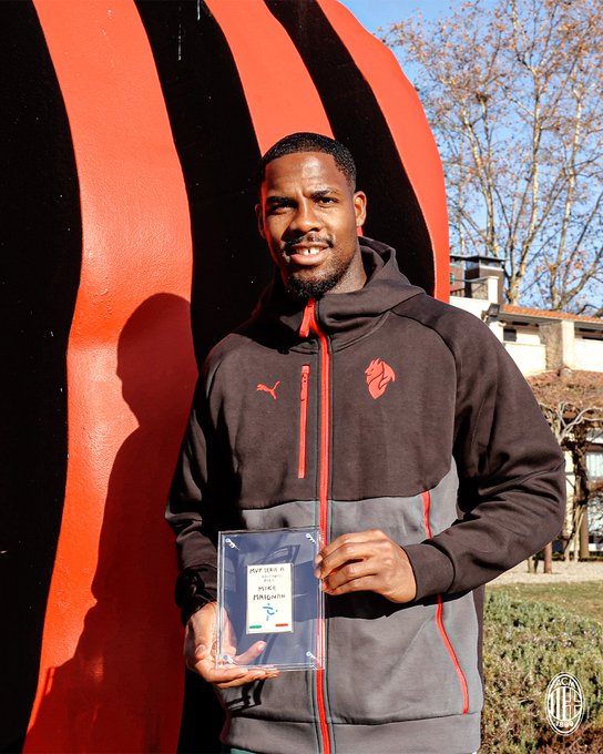Mike Maignan wins AIC Award (Photo Credit: AC Milan via X)