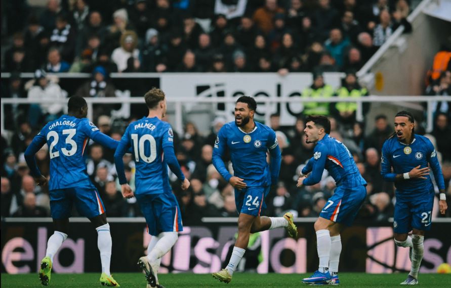 Reece James celebrates goal with teammates. (Photo Credit: Chelsea Media).