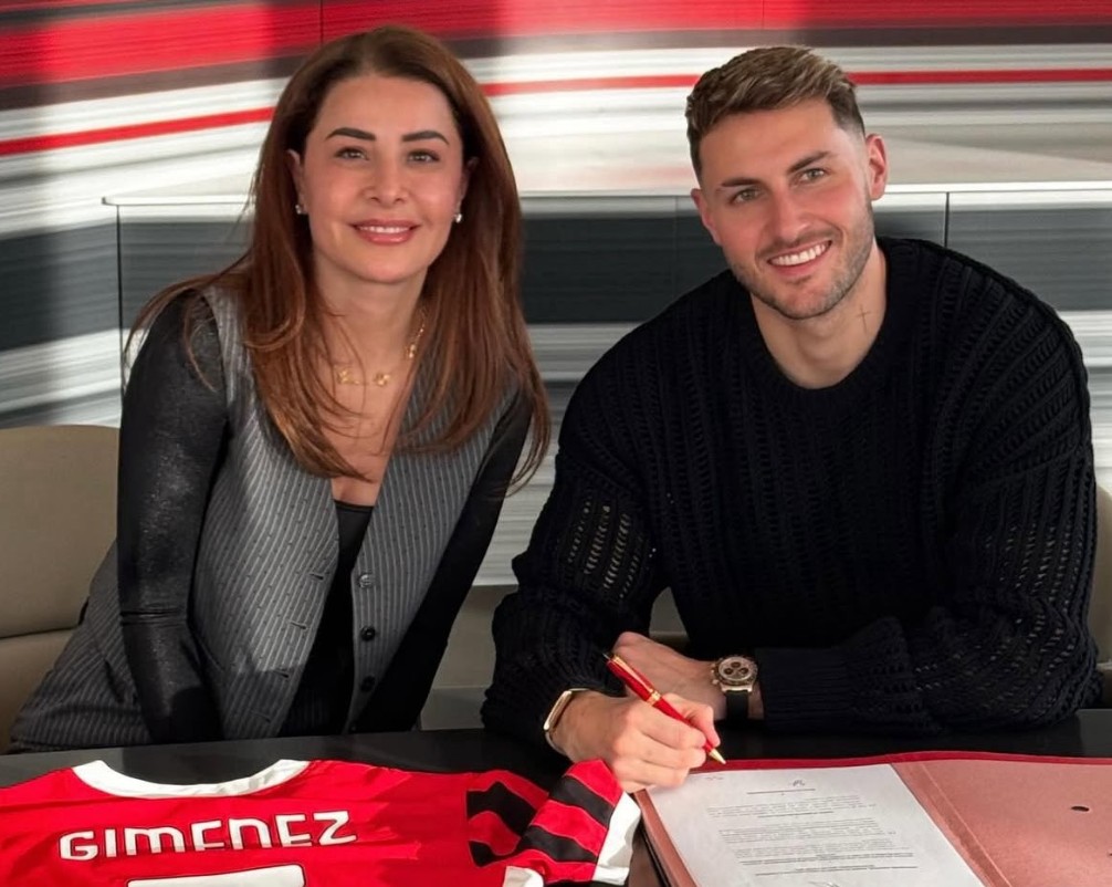 Santi Giménez and his agent Rafaela Pimenta. (Photo Credit: Fabrizio Romano Media).