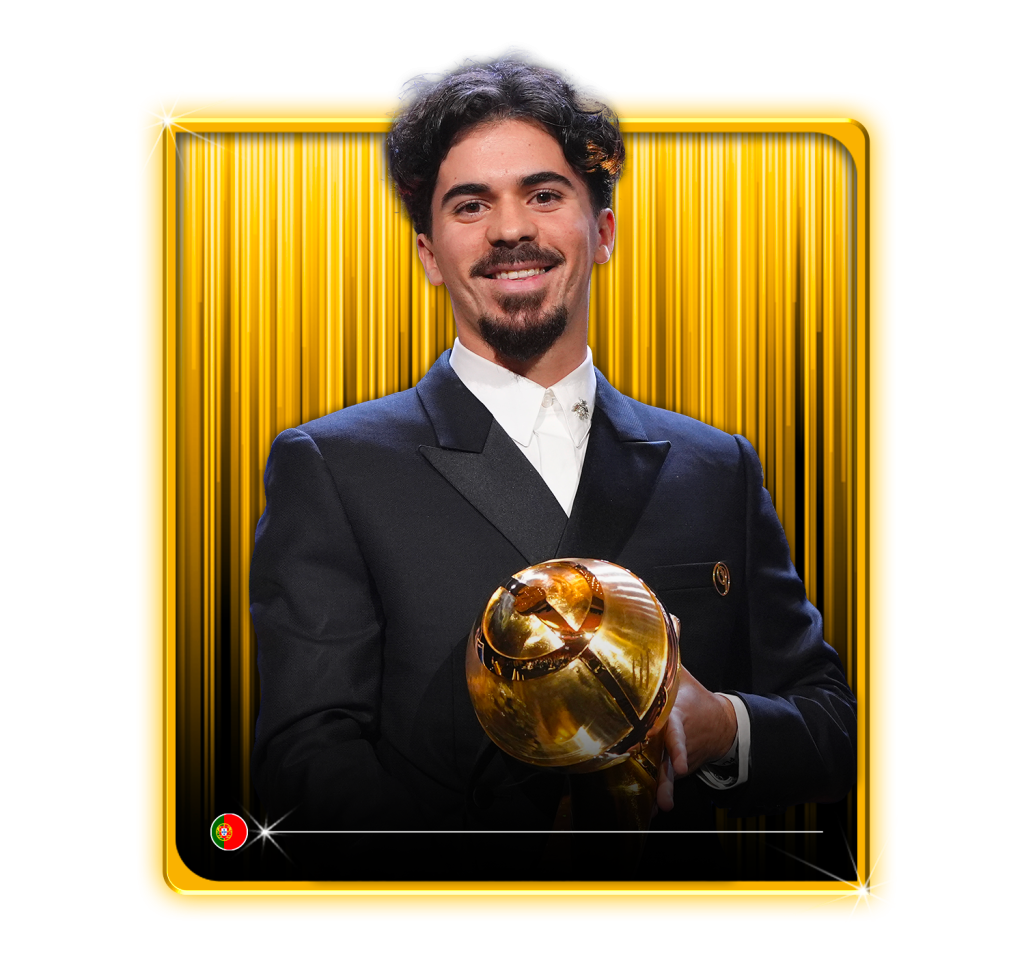 Vitinha Wins Best Midfielder Award at 2025 Globe Soccer Awards in Dubai - Photo Credit : Globesoccer, Official Website