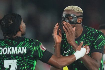 Altercation between Victor Osimhen and Ademola Lookman - Photo Credit : Lindaikejisblog