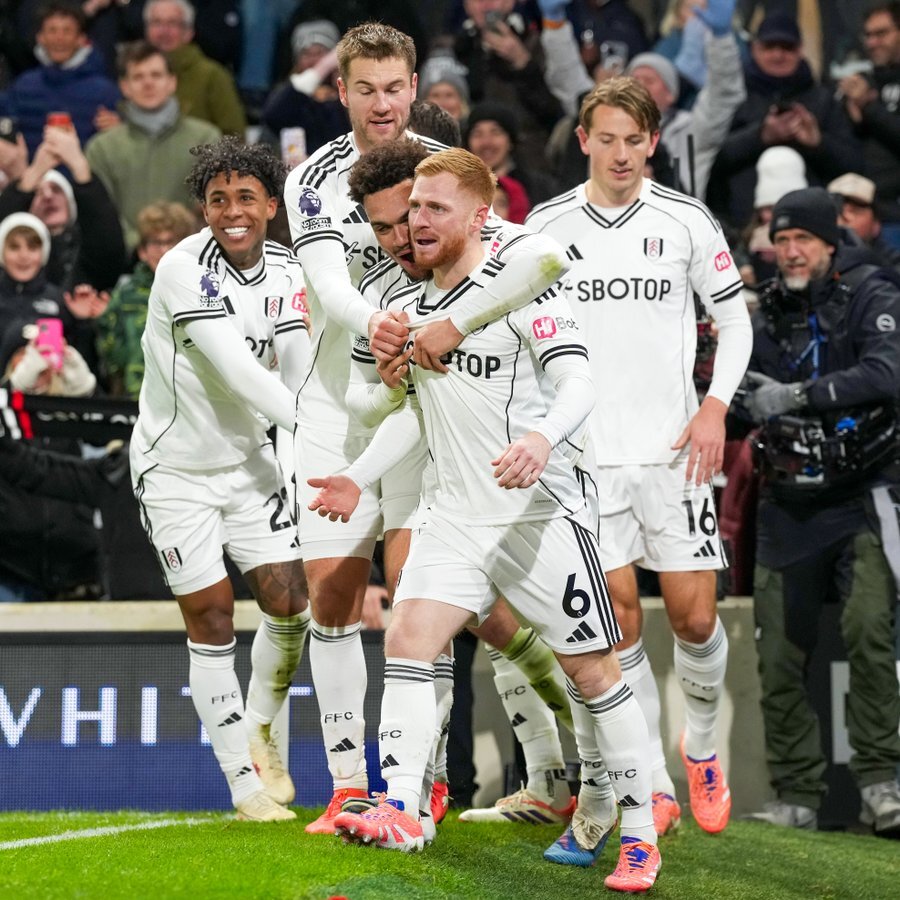 Harrison Reed celebrates with teammates after scoring late (Photo Credit: Fulham via X)