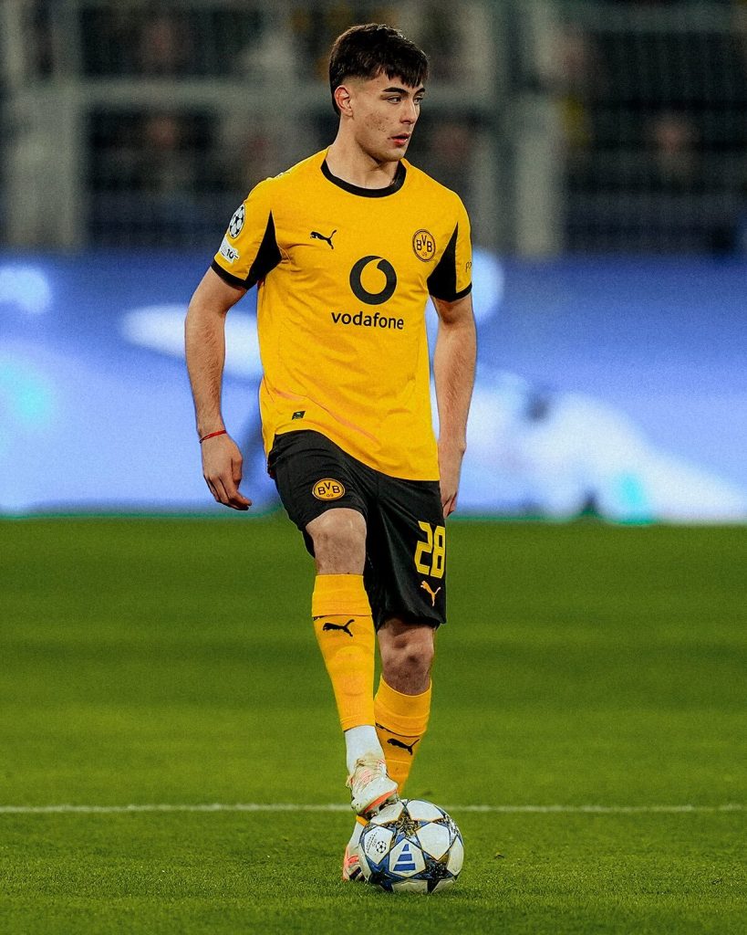 Aarón Anselmino (Photo Credit: Borussia Dortmund via X)