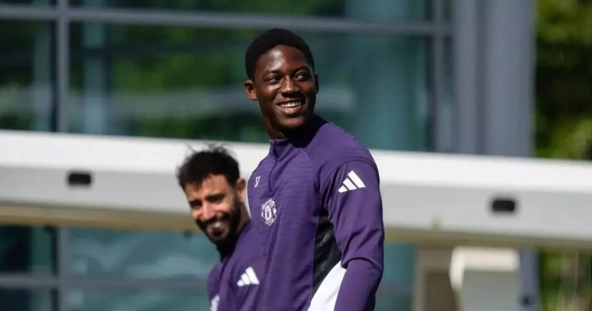 Kobbie Mainoo in training. (Photo Credit: Man United Media).