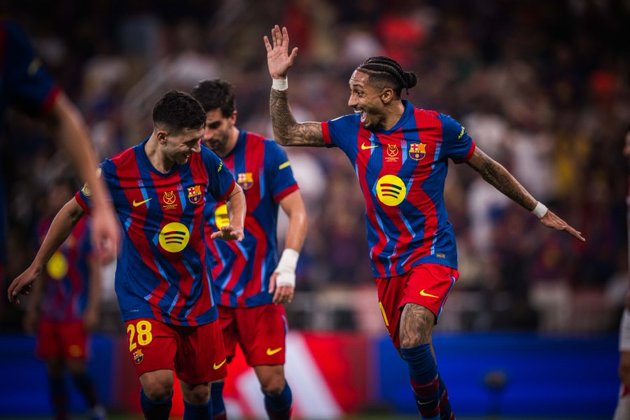 Roony Bardghji celebrates with his Barcelona teammates. (Photo Credit: Barcelona Media).