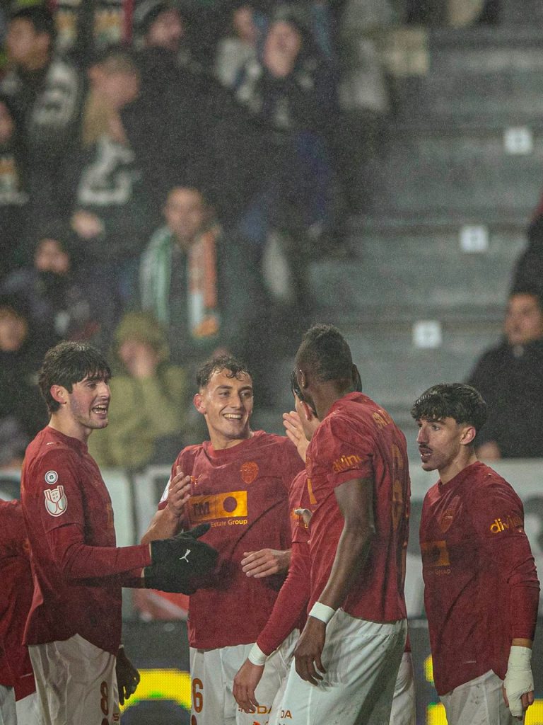 Valencia Players Celebrating (Photo Credit: Valencia via X)