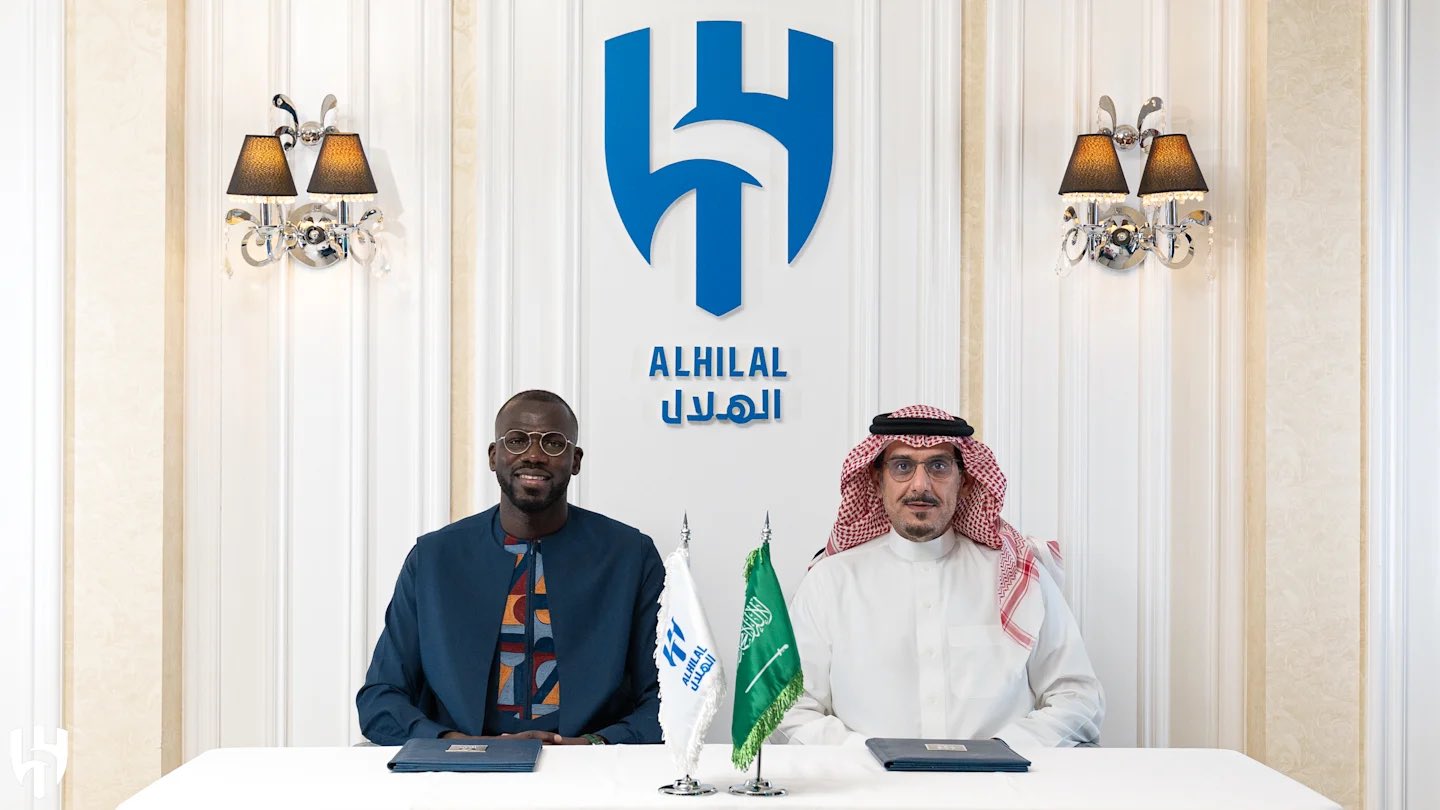 The President Nawaf Bin Saad with Kalidou Koulibaly - photo credit: Al Hilal media