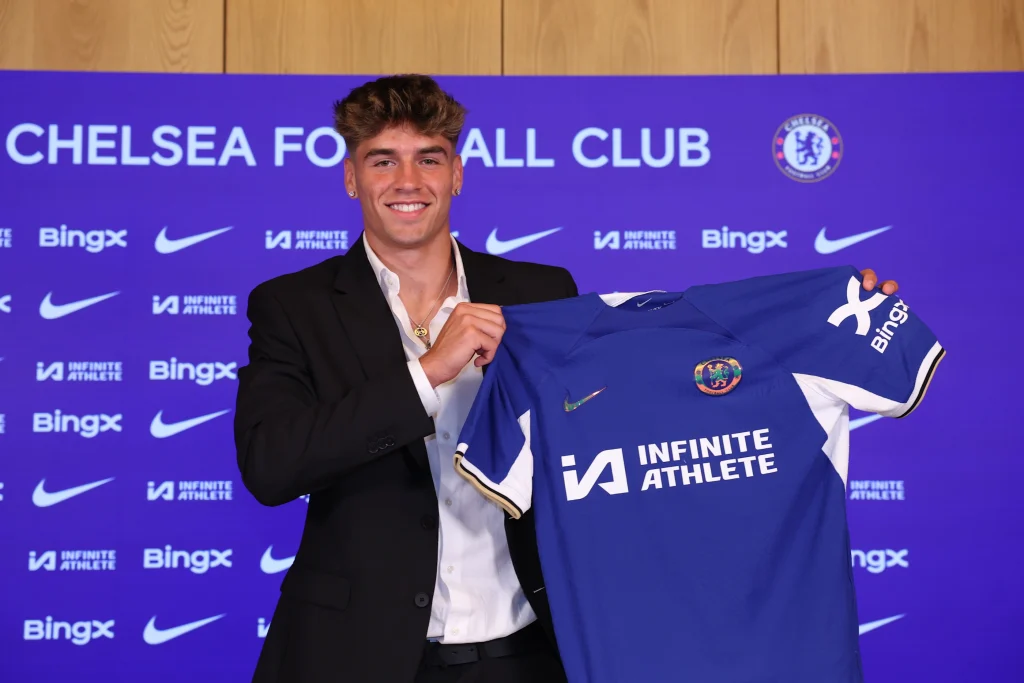 Marc Guiu signs for chelsea - Photo Credit : Chelsea Website
