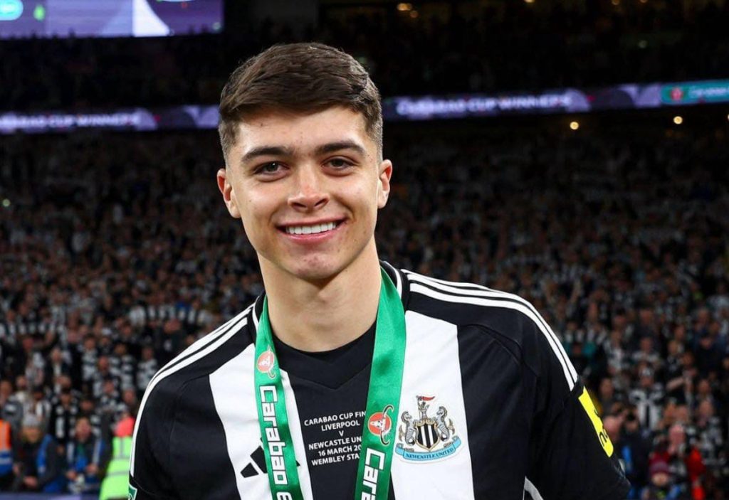 Newcastle are in talks for a new contract with Lewis Miley (Photo Credit: Fabrizio Romano via X)
