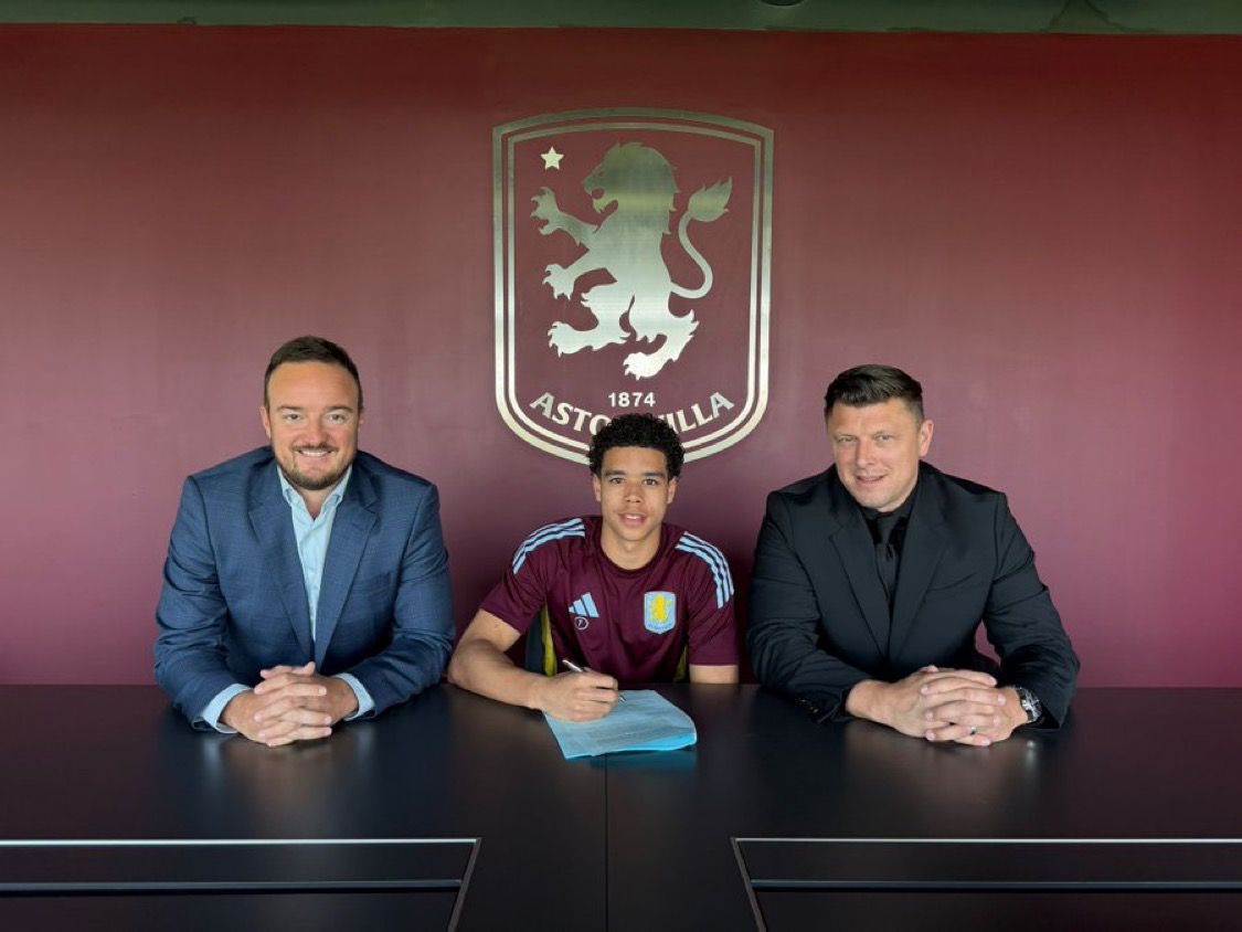 Brad Burrowes has signed a new long term contract (Photo credit: Fabrizio Romano via x)