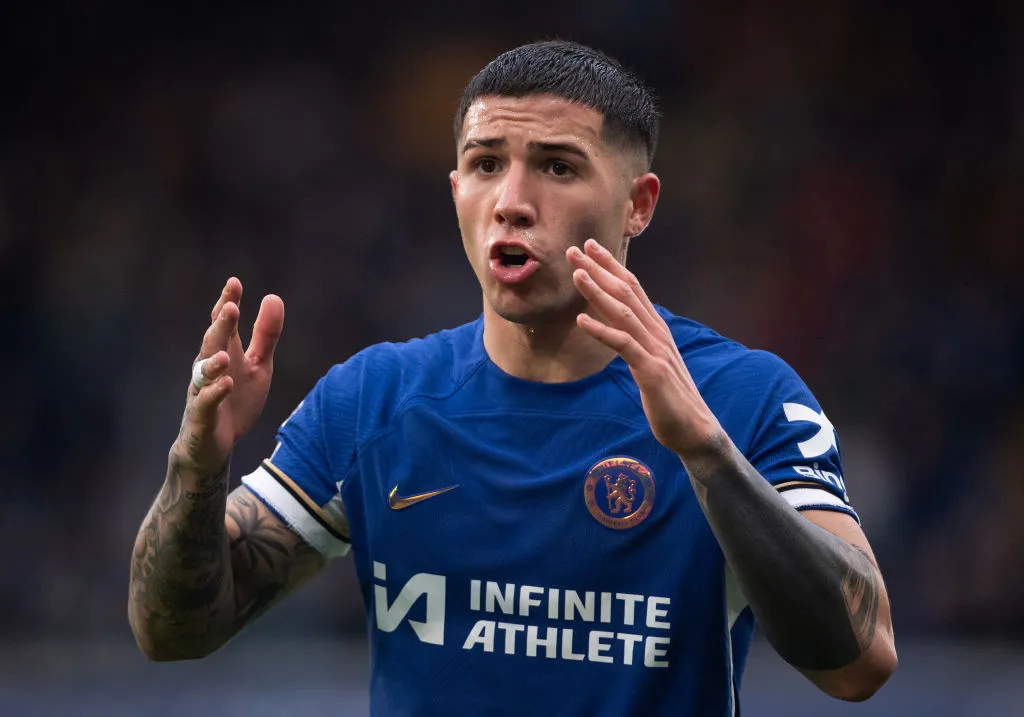 Enzo Fernández furious - Photo Credit : Metro