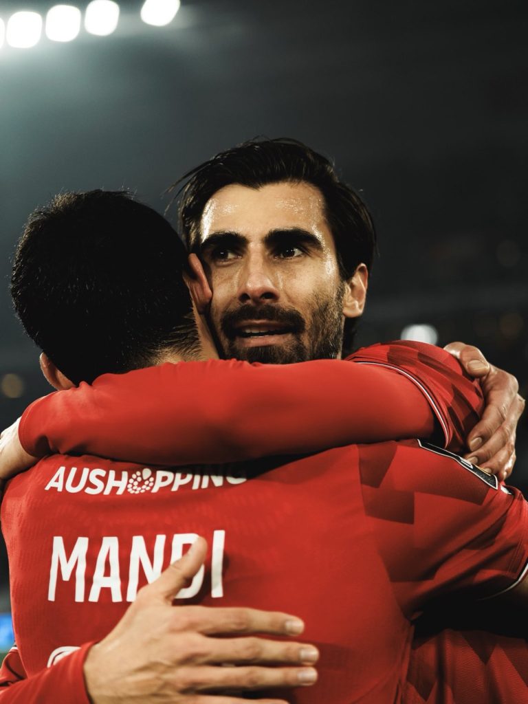 Andre Gomes embracing teammate Ismaïla Mandi- Photo credit: LOSC via X