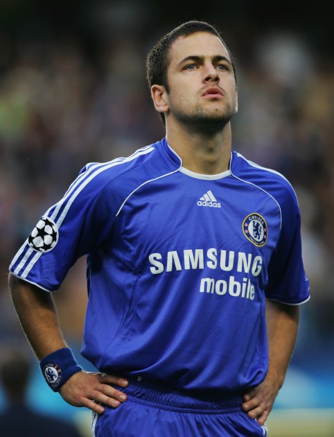 Joe Cole playing for chelsea - Photo Credit : Chelsea, wesbite