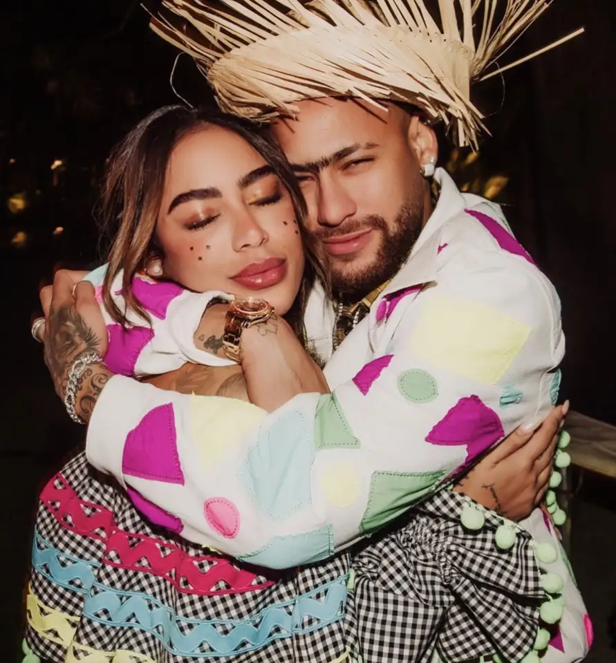 Neymar hugging his sister Rafaella Santos - Photo Credit : The Sun