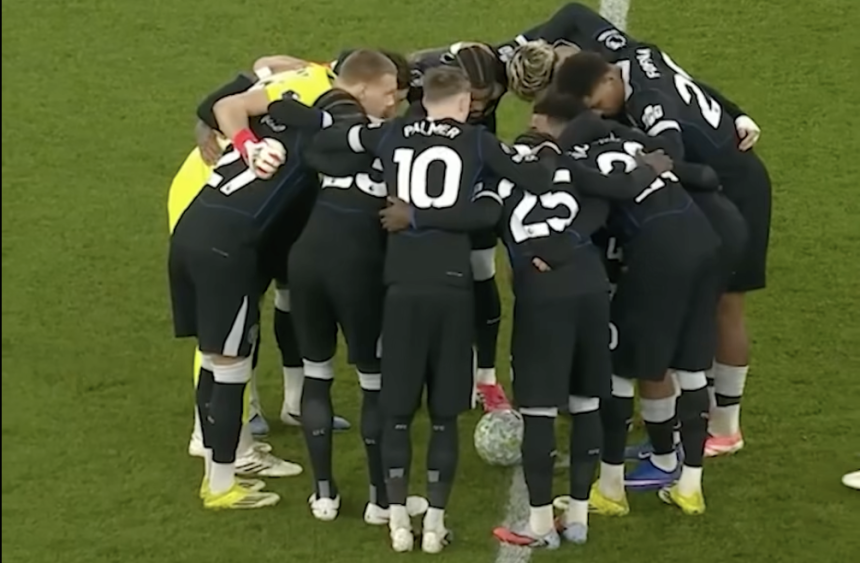 Chelsea’s Mid-Pitch Team Talks During Aston Villa - Photo Credit : Premeir League, Facebook