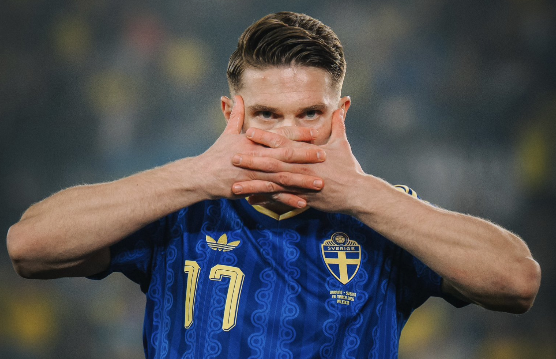 Viktor Gyökeres represending Sweden in 3:1 against Ukraine wordlcup qualification playoffs - Photo Credit : Svensk Fotboll