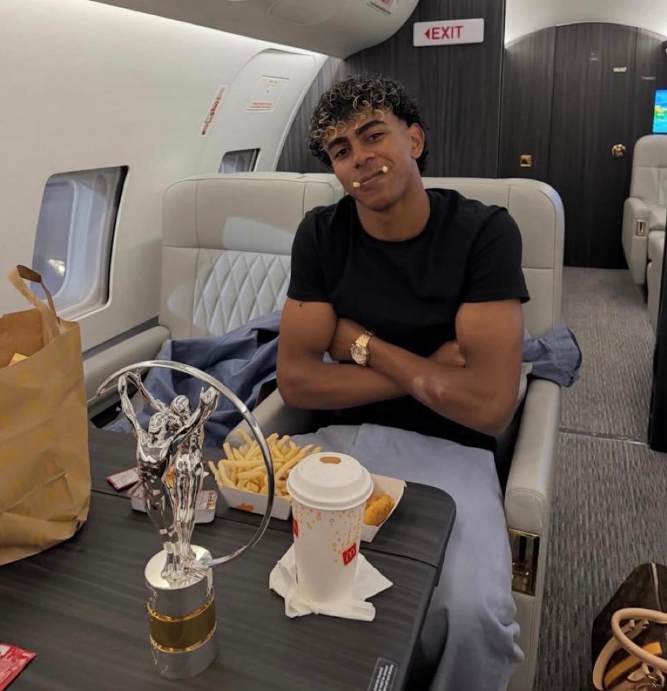 Lamine Yamal with the Laureus young sportsperson award (photo credit: Fabrizio Romano via x)