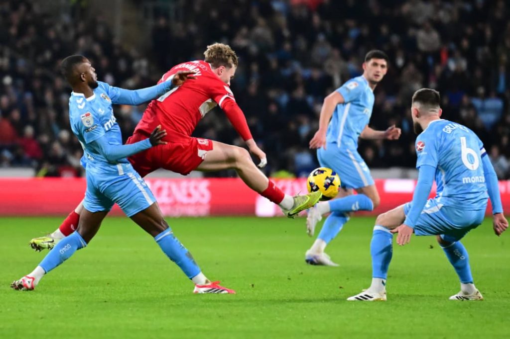 Frank Onyeka battles for possession with Tommy Conway, Coventry City (photo credit: Soccernet media)