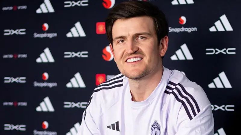 Harry Maguire signs new deal at Manchester United until June 2027 (photo credit: Fabrizio Romano via x)