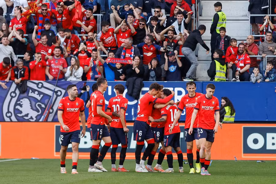 Osasuna celebrating. (photo credit: flashscore media)