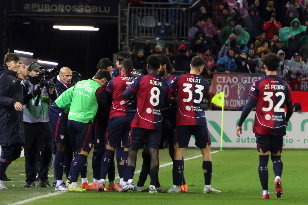 Cagliari celebrating. (photo credit: bbc media)