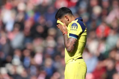 omero Subbed Off in Tears After Knee Injury- Photo credit: Fabrizio Romano via X