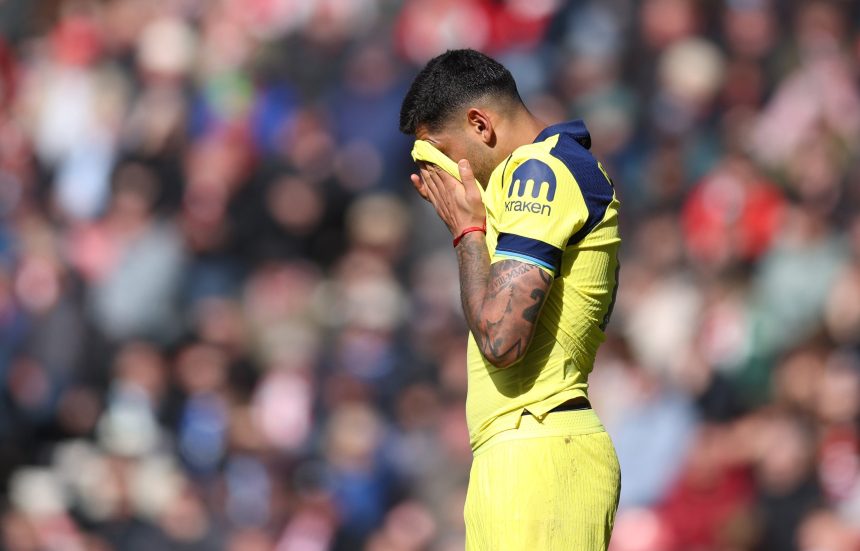 omero Subbed Off in Tears After Knee Injury- Photo credit: Fabrizio Romano via X