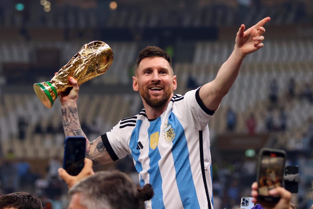 Lionel Messi wins the World Cup - Photo Credit : The Sporting News