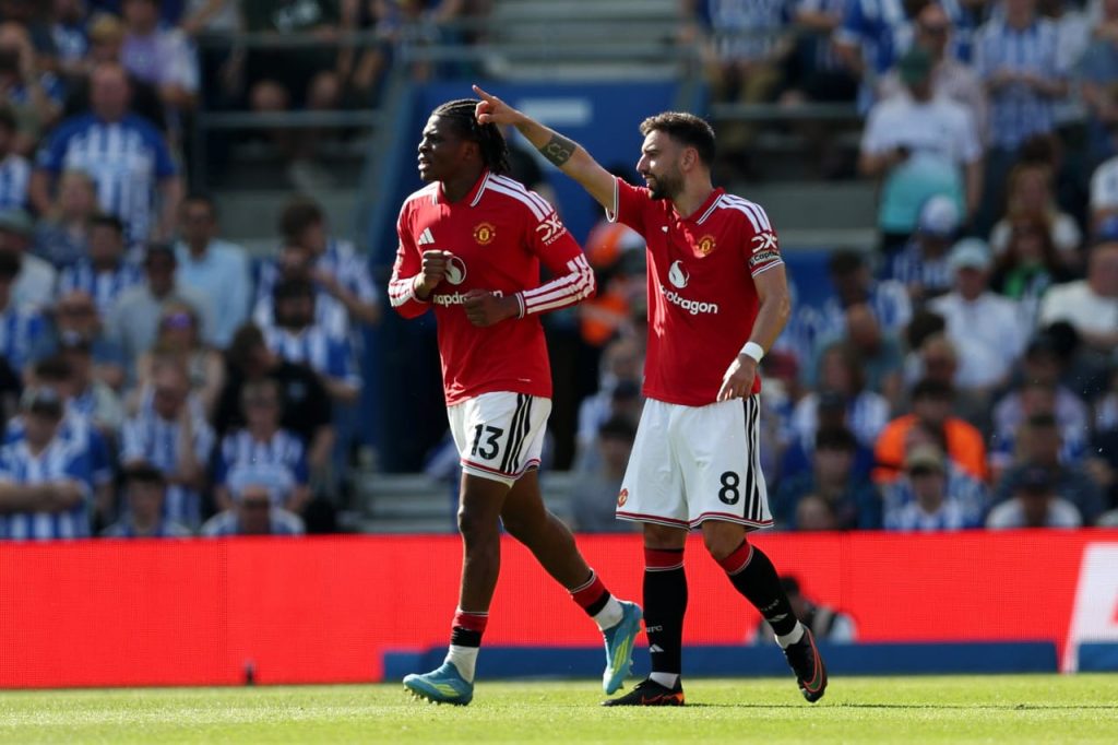 Bruno Fernandes and dorgu (Photo credit: Ben Jacobs)