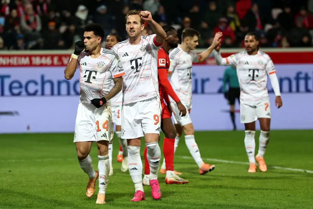 Bayern munich players celebrating a goal (Photo credit: getfootballnewsgermany media)