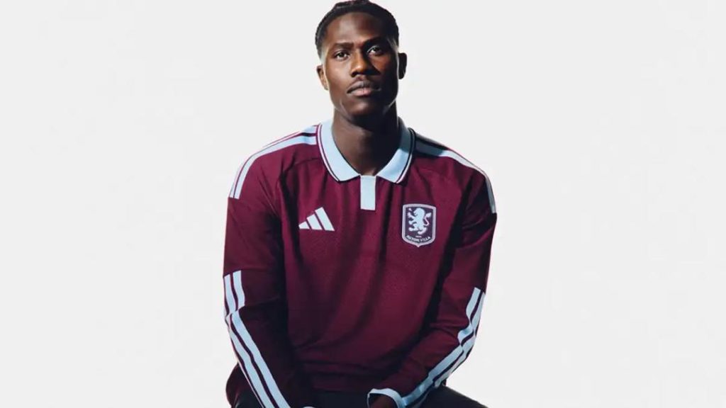 Onana rocking the new Aston villa jersey (Photo credit: Aston villa media)