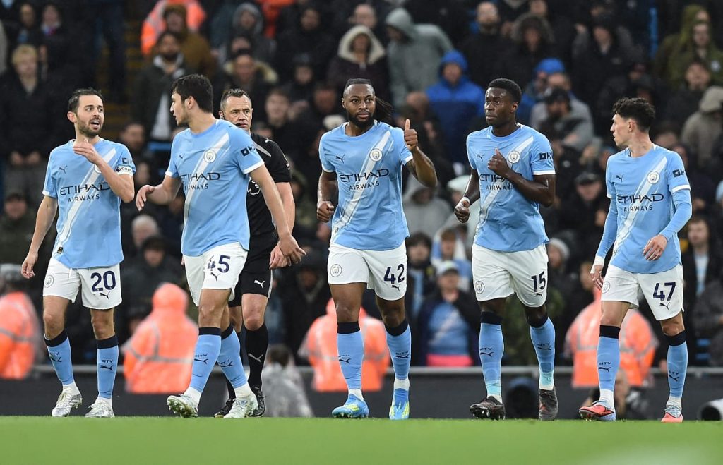 Semenyo and Manchester city players (Photo credit: Ben Jacobs)