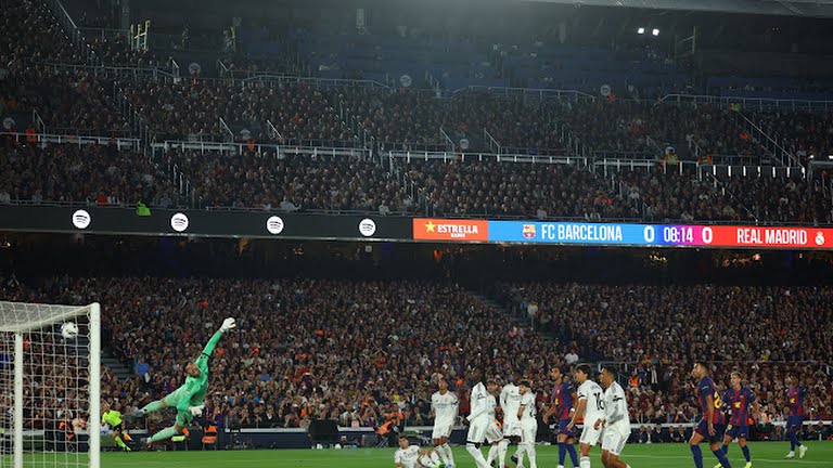 Marcus Rashford scores, for Barcelona through a free kick - Photo Credit : REUTERS