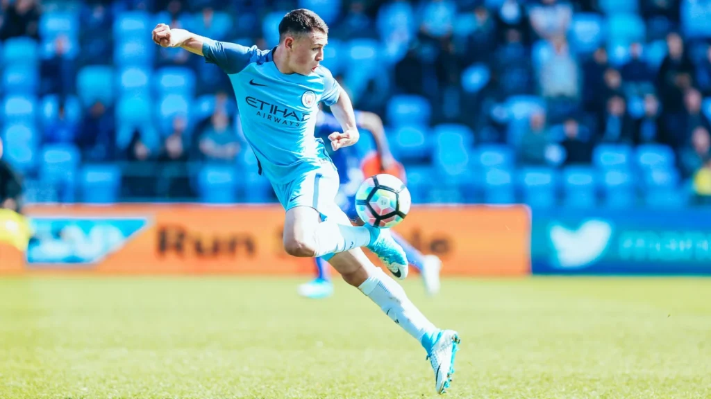 Phil Foden signs new deal at Manchester City valid until June 2030 (Photo credit: mancity media)