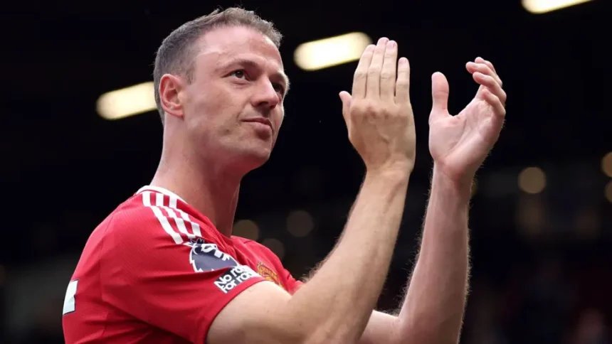 jonny evan. (photo credit: mirror media)