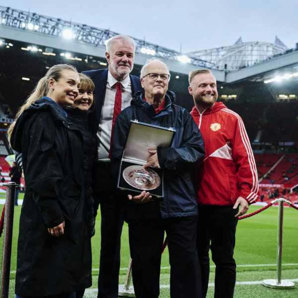 The fan award (Photo credit: Manchester United media)