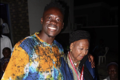Akor Adams and his mum - Photo Credit : Softfootball Media