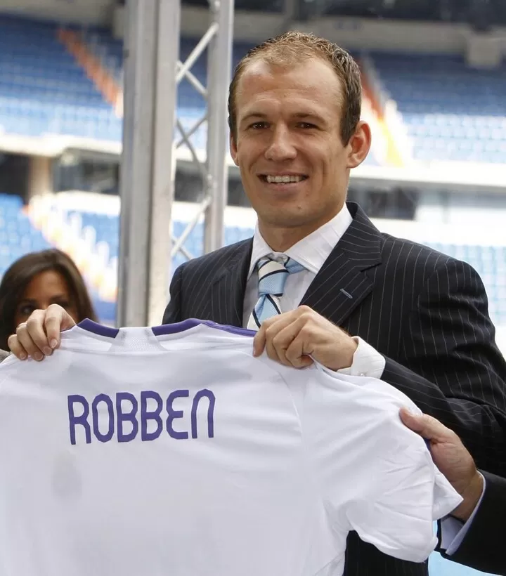 Robben completes his move to Real Madrid on 22 August 2007 on a five‑year deal - Photo Credit : All Football
