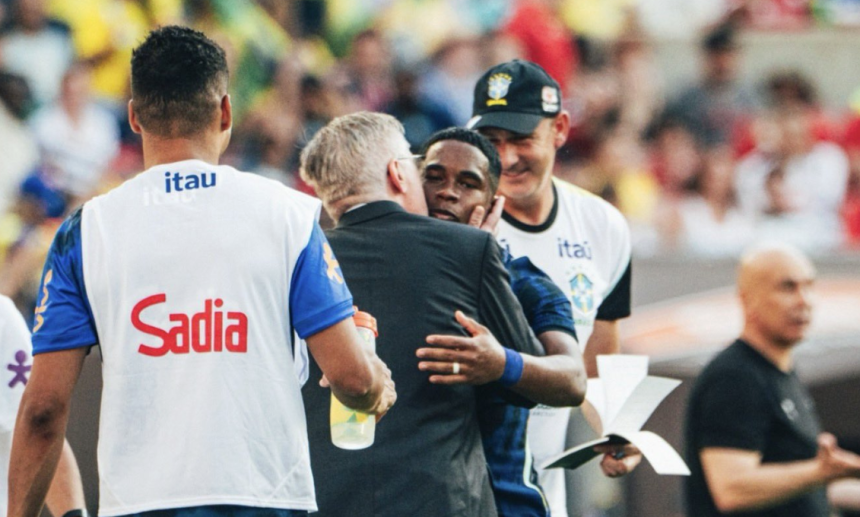 Endrick and Carlo Ancelotti hugging - Photo Credit : Fabrizo Romano, X