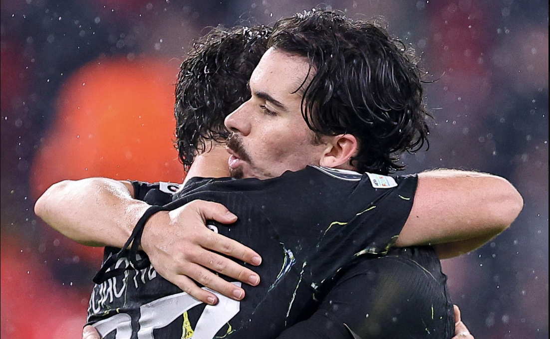 Vitinha and João Neves hugging - Photo Credit : Fabrizio Romano, X