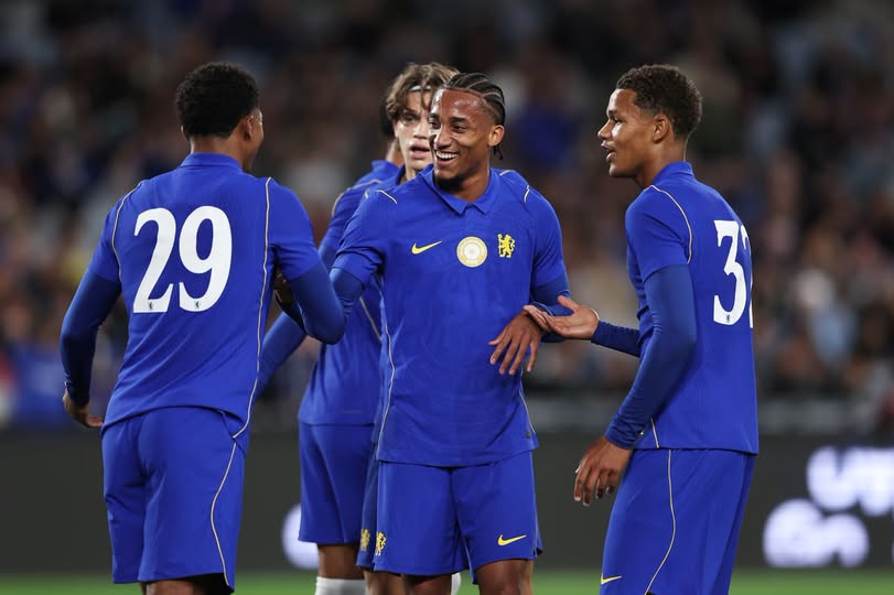 chelsea celebrating after a win. (photo credit: chelsea media)
