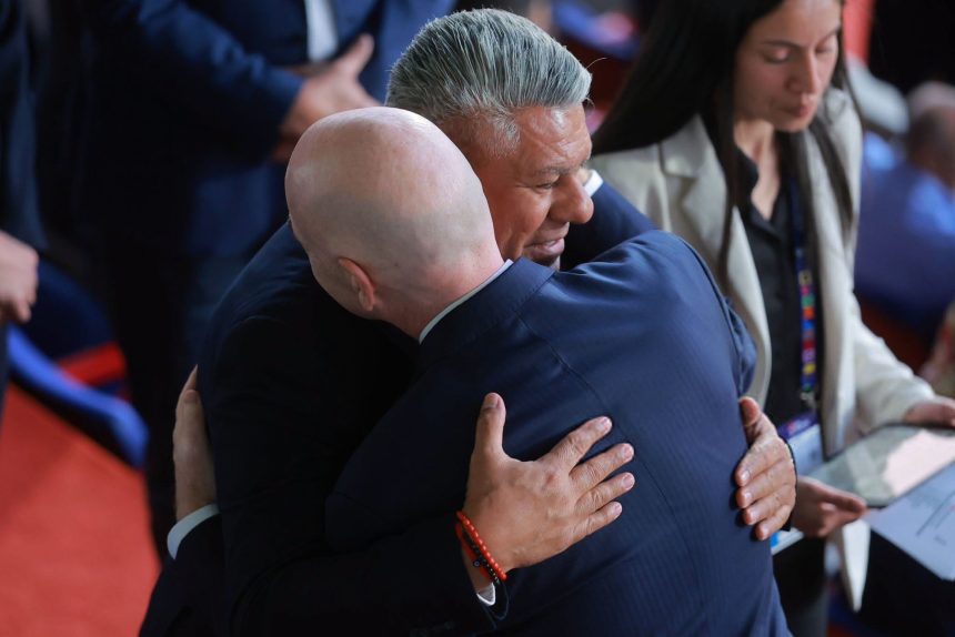 FIFA President Gianni Infantino hugging the Argentine Football Association president Claudio Tapia - Photo Credit : FIFA, X