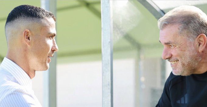 Cristiano Ronaldo Meets New Al Nassr Coach Ange Postecoglou for the First Time. (photo credit: fabrizo x)