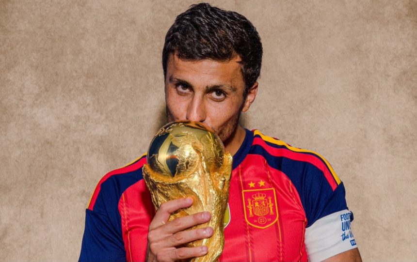 Rodri with the World Cup (Photo credit: Fabrizio Romano media)